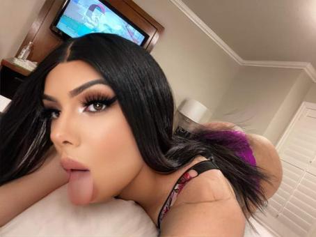 Latina Badieee hosting Stockton CA Visiting Si hablo español, 21