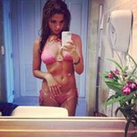 HOT and VIBRENT SeXy Brunette Awaits you!! StuNNing!!