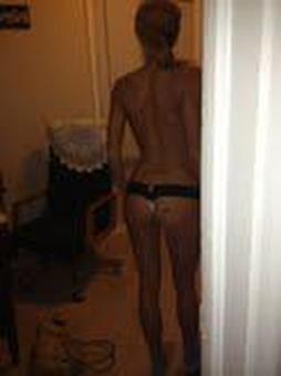 Ever wanted a massage by a pretty blonde?? Caution, Im wearing very little!!, 29